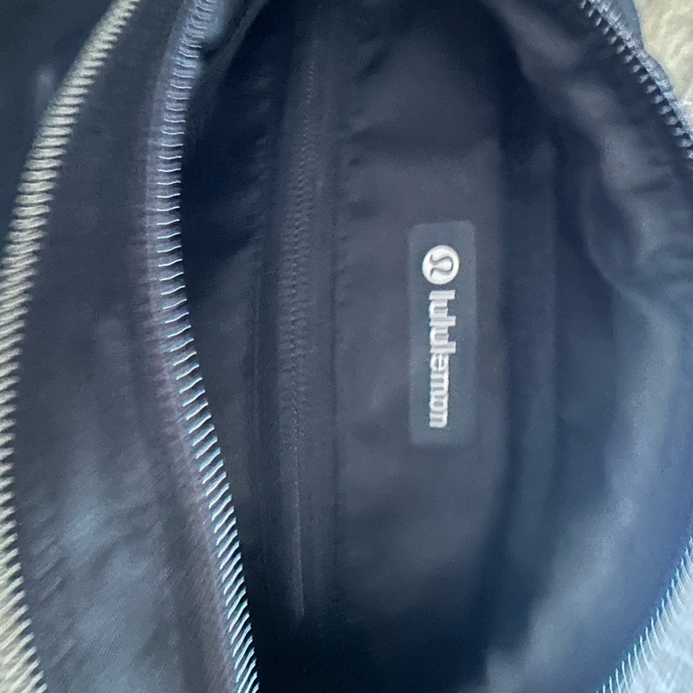 Lululemon Athletica Black Belt Bag - Picture 4 of 4